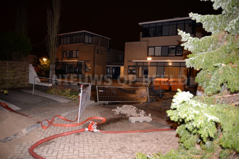 Bewoners ontruimd na water- en gaslekkage Bellinistraat Capelle a/d IJssel (VIDEO)