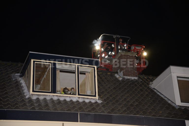 Brandje in schoorsteen van woning Alkenlaan Capelle aan den IJssel