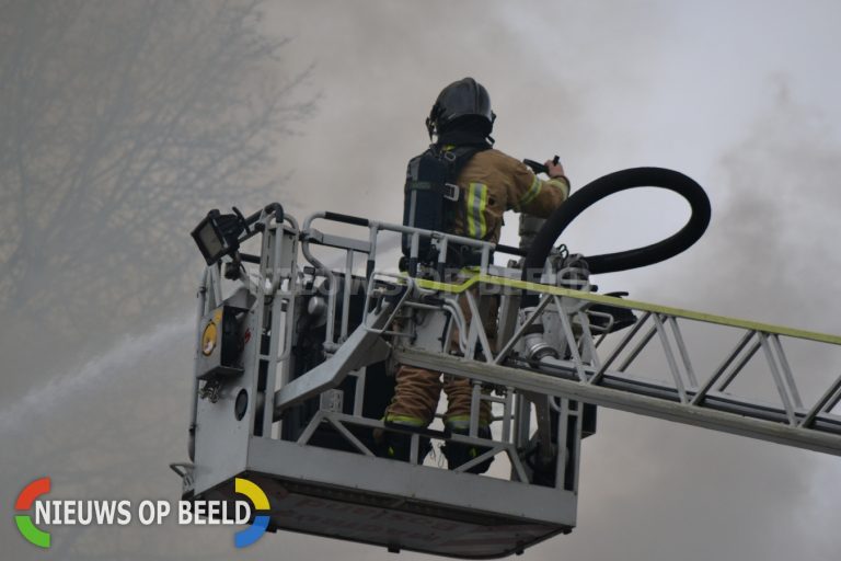 Zeer grote uitslaande brand in groothandel Marssteden Enschede