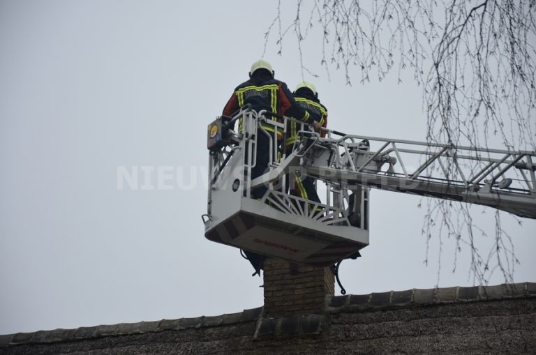 Schoorsteenbrand blijkt mee te vallen door snelle inzet brandweer Beijerscheweg Stolwijk