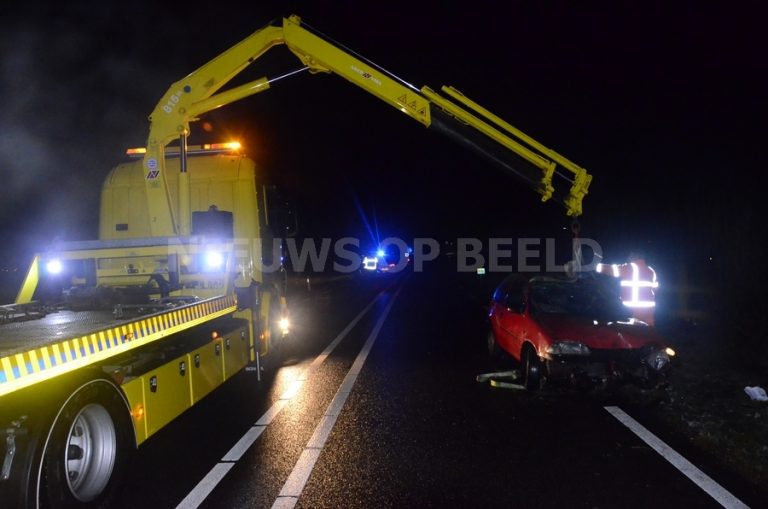 Gewonde na auto te water Schoonhovenseweg Stolwijk