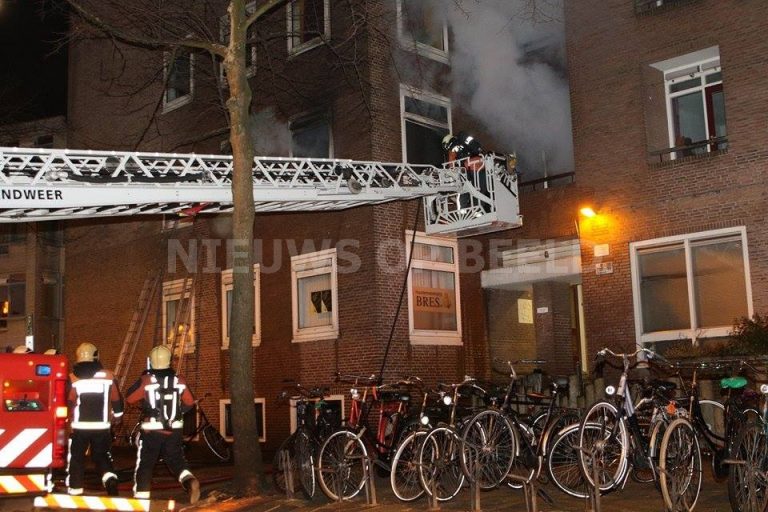 Studentenhuis ontruimd na grote brand Pelikaanhof Leiden (GRIP 1)