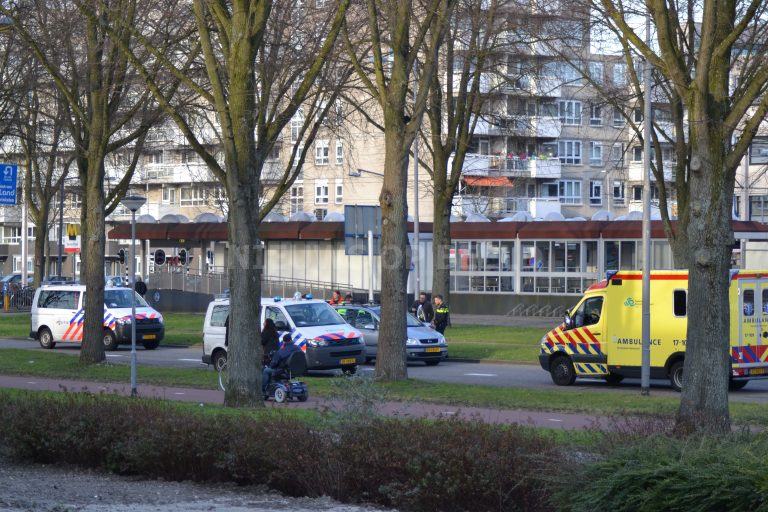 Veel schade bij aanrijding tussen meerdere voertuigen Prins Alexanderlaan Rotterdam