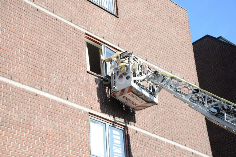 Raam losgerukt van kozijnen Van der Werffstraat Rotterdam