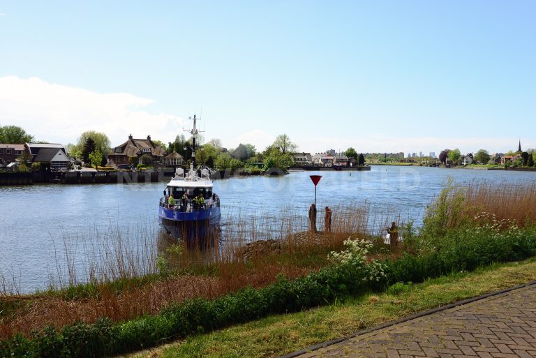 Politie treft stoffelijk overschot van man in water Capelle aan den IJssel