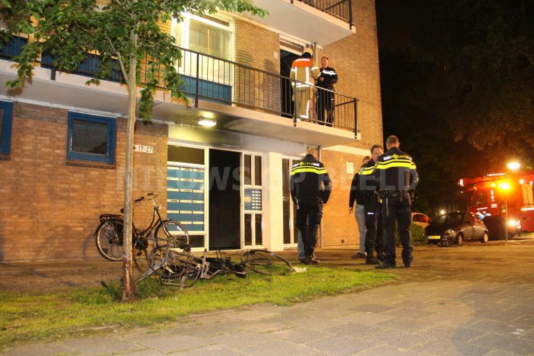 Commotie bij brand in portiek Rivierweg Capelle aan den IJssel