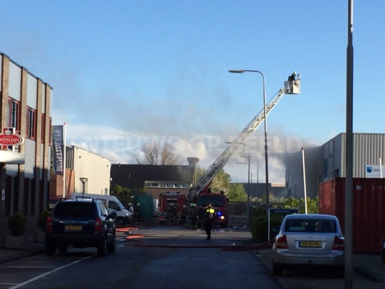 Flinke brand ontstaan door hennepkwekerij in loods Transportweg Bergambacht