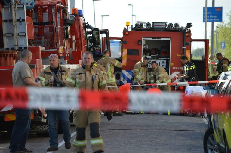 Vrouw zwaargewond na brand in woning Parallelstraat Rotterdam