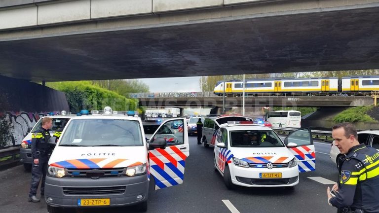 Politie houdt verdachte aan op snelweg A20 Rotterdam na melding Vuurwapen