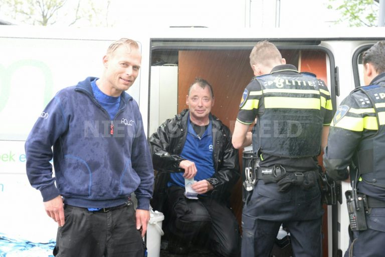 Bootje begeeft het tijdens het noodweer op de Kralingse Plas in Rotterdam