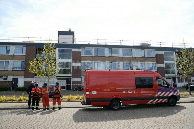 Hoogtereddingsteam ingezet voor stormschade Grote Stern Rozenburg