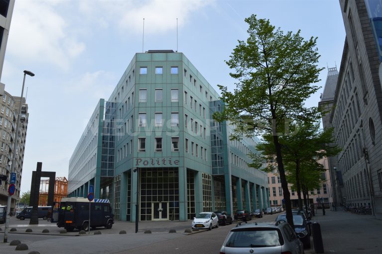 Rotterdamse politie-rechercheur betrapt met kinderporno op thuiscomputer en misbruik politiesysteem voor seksuele contacten