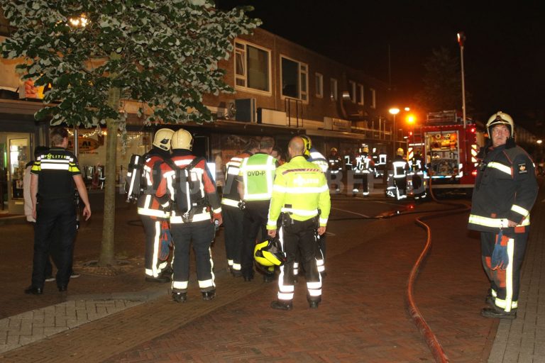 Grote brand in café Friendship Hooftstraat Alphen aan den Rijn (video)