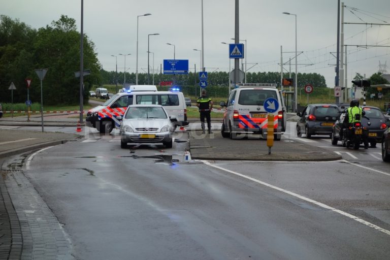Voetganger gewond na aanrijding met auto Groeninx van Zoelenlaan Rotterdam