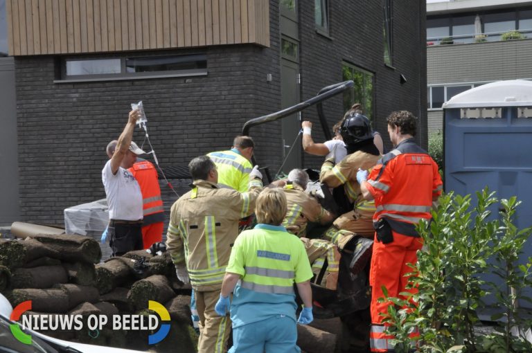 Man bekneld tussen graafmachine tijdens werkzaamheden Kornelis van Tollaan Rotterdam