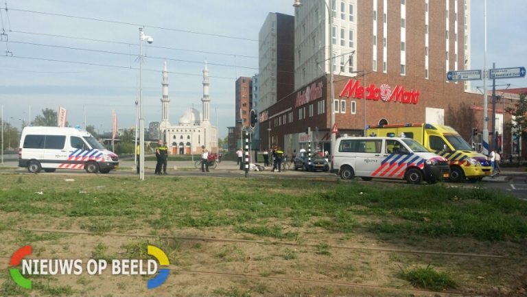 Bezorger gewond na aanrijding met scooter door automobilist Beijerlandselaan Rotterdam