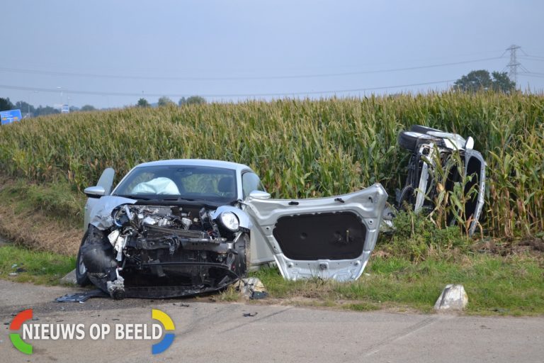 Twee gewonden na verkeersongeval op kruising Achterweg Mijnsheerenland.
