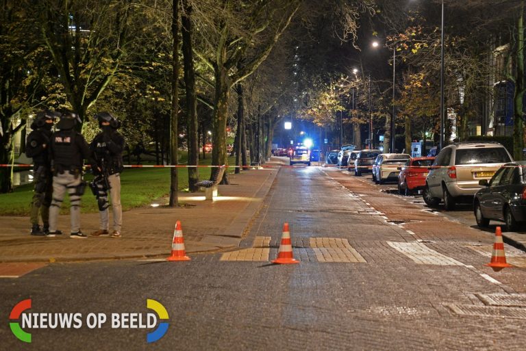 Burgemeester Aboutaleb uit voorzorg in veiligheid gebracht na aantreffen verdachte Belgische Auto Westersingel Rotterdam (video)