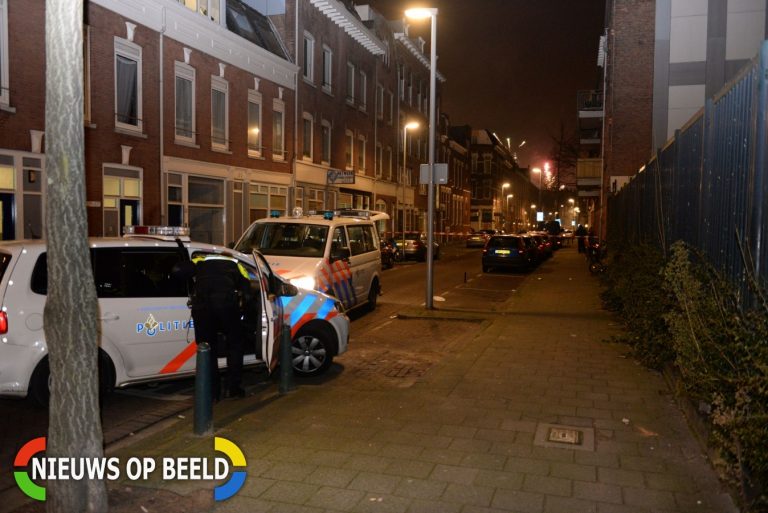 Politie onderzoekt schietpartij, verdachte aangehouden na waarschuwingsschoten Korenaarstraat Rotterdam