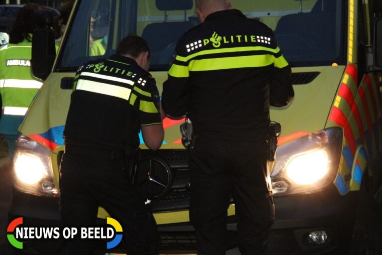 Boze buurman slaat ambulancepersoneel op kerstavond Andre Gideplaats Rotterdam