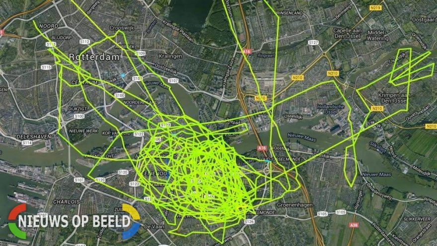 De Politiehelikopter was al aanwezig voor Feyenoord. De uitschieter heeft mogelijk te maken met de zoektocht tijdens naar de verdachte.