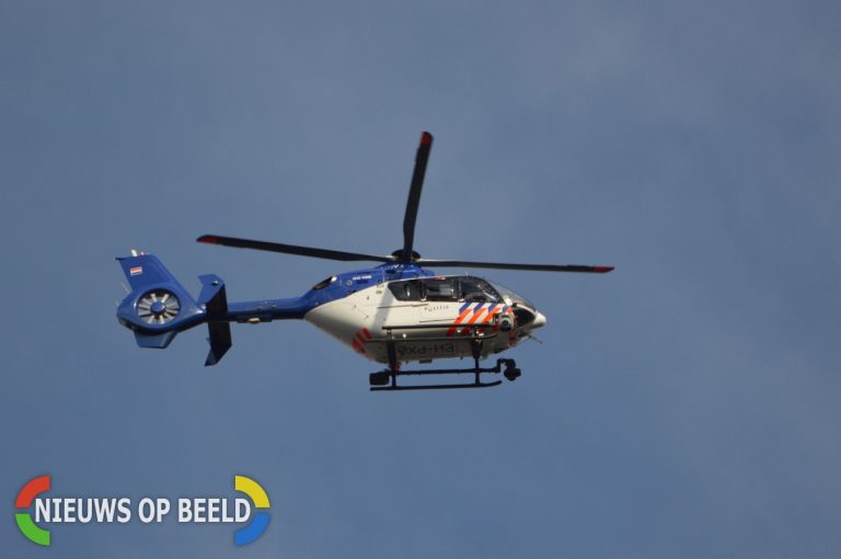 Politiehelikopter op zoek naar verdachten van beroving Schorpioenstraat Rotterdam