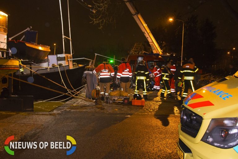 Studente (26) alsnog overleden na val van boot Rotterdamseweg Delft