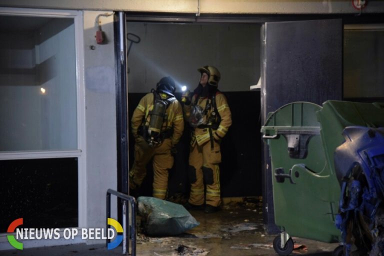 Lichtgewonde bij brand in containerruimte Almstein Rotterdam