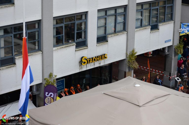 Koningsdag officieel van start Stadhuisplein Zoetermeer