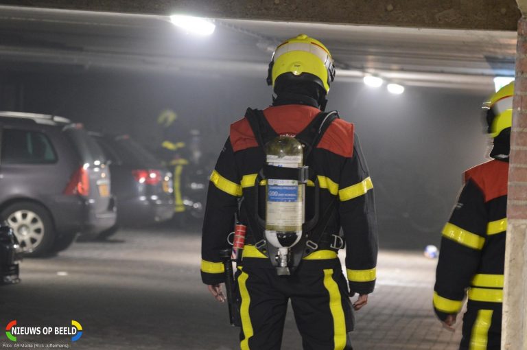 Motor in garage vliegt in brand Lissenvaart Zoetermeer