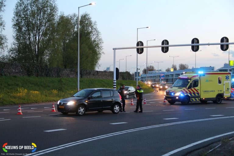 Aanrijding tussen twee voertuigen Capelseplein Capelle aan den IJssel