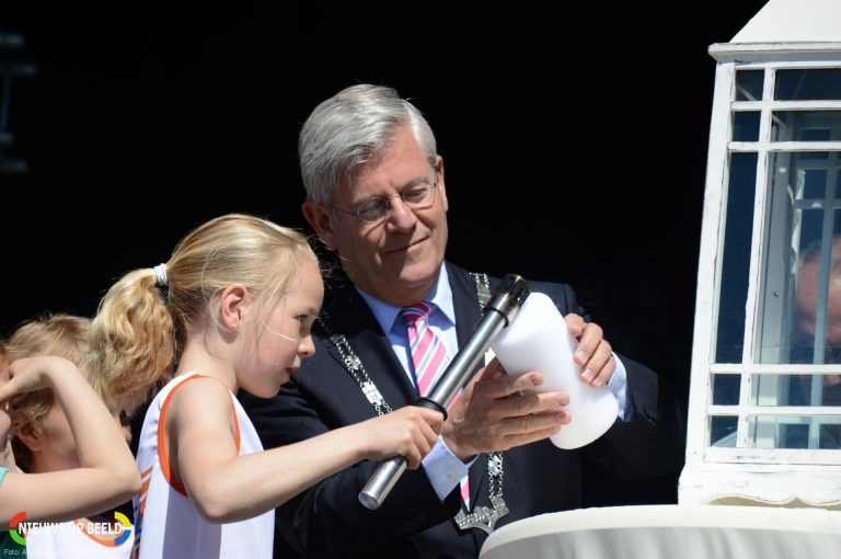 Bevrijdingsfestival officieel geopend Marktplein Zoetermeer