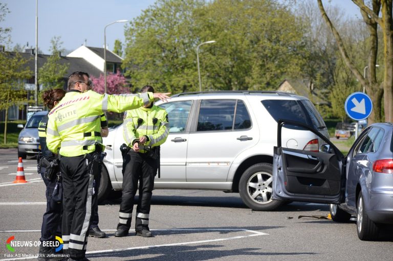 Aanrijding tussen twee personenauto’s van Aalstlaan / van der Hagenstraat Zoetermeer