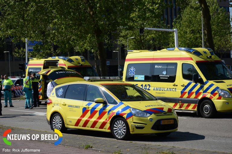 Ongeval tussen auto en ambulance Zwaardslootseweg Zoetermeer
