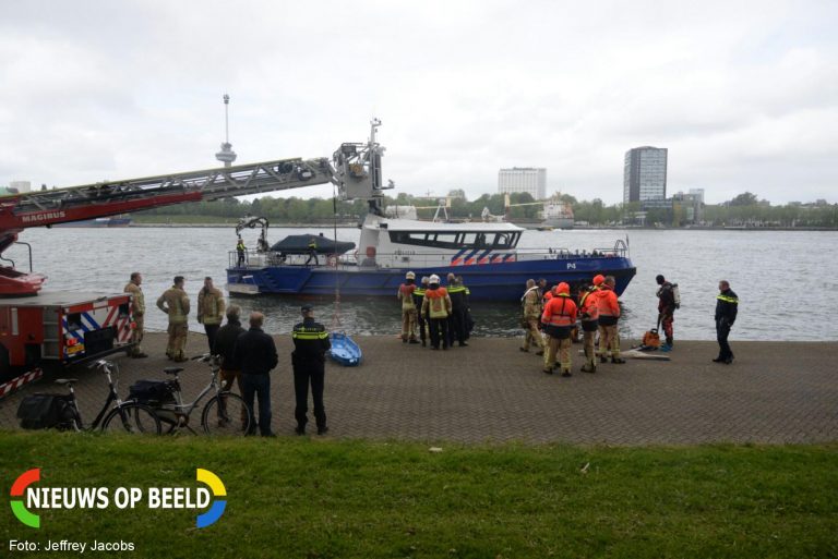 Stoffelijk overschot in het water aangetroffen 2e Katendrechtsehoofd Rotterdam
