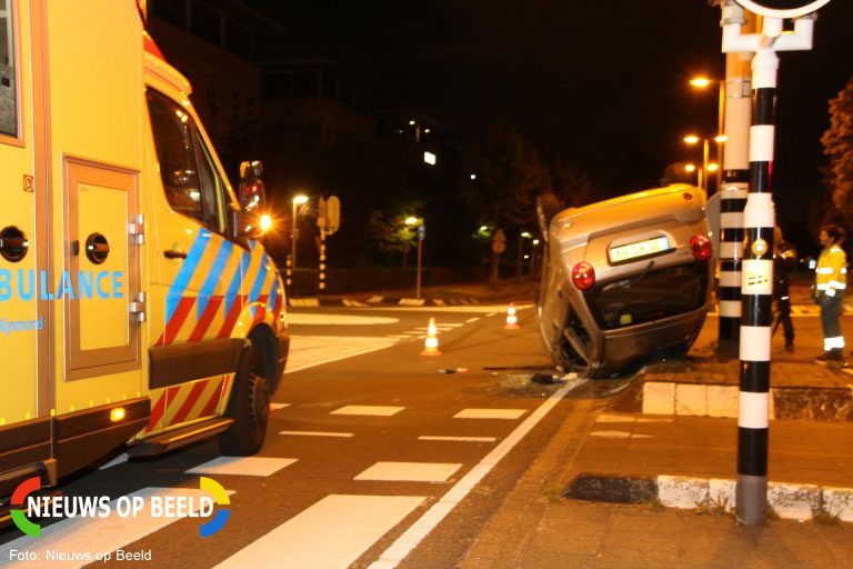 Auto over de kop Prins Alexanderlaan Prins Alexanderlaan Capelle aan den IJssel