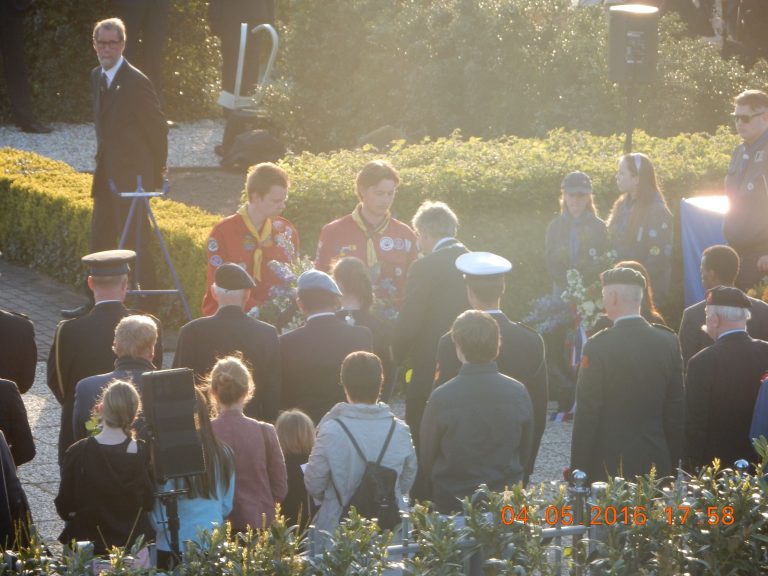 Stille tocht tijdens dodenherdenking IJsseldijk Capelle aan den IJssel