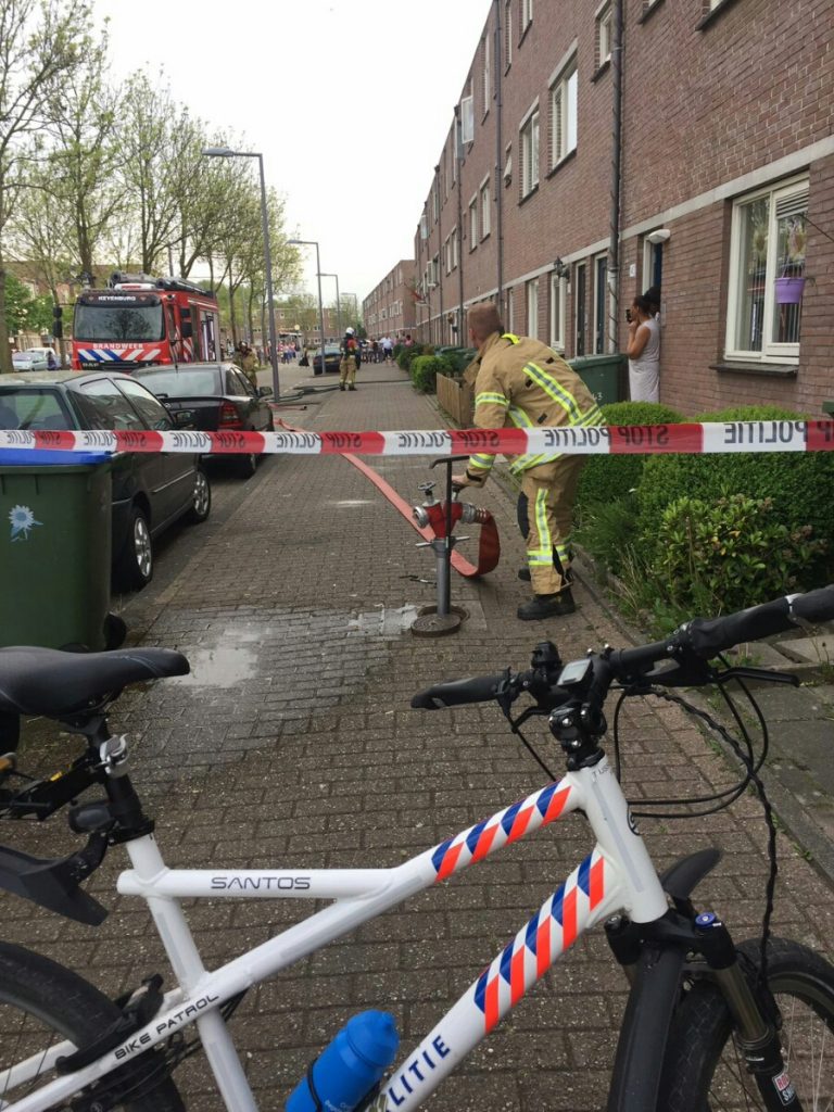 Felle brand in woning Schinnenbaan Rotterdam