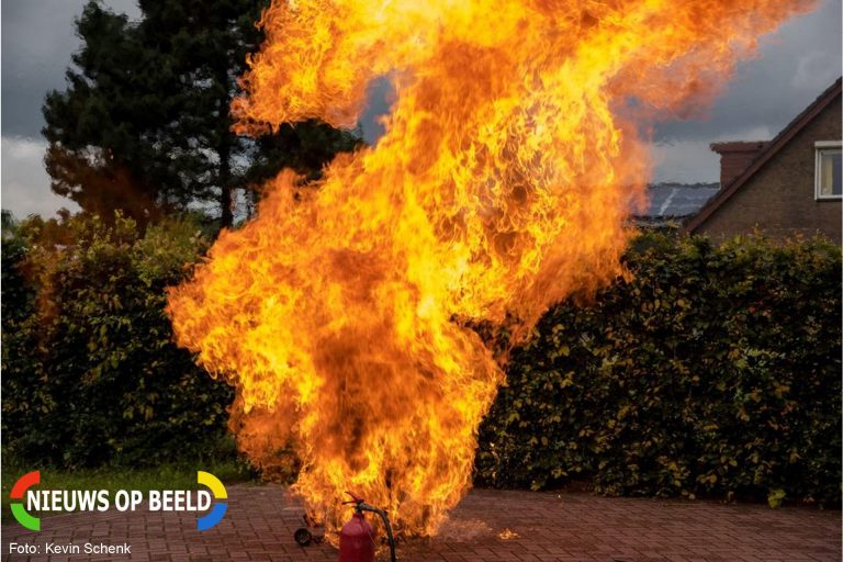 Ondanks regen toch geslaagde opendag brandweer Albrandswaard Schroeder van der Kolklaan Poortugaal