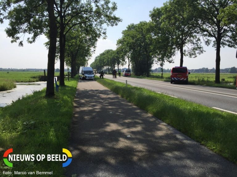 Veel schade na frontale aanrijding Provincialeweg N210 Bergambacht