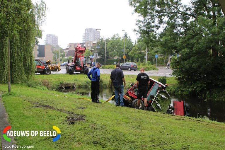 Grasmaaier te water geraakt Gallaslaan Leiderdorp
