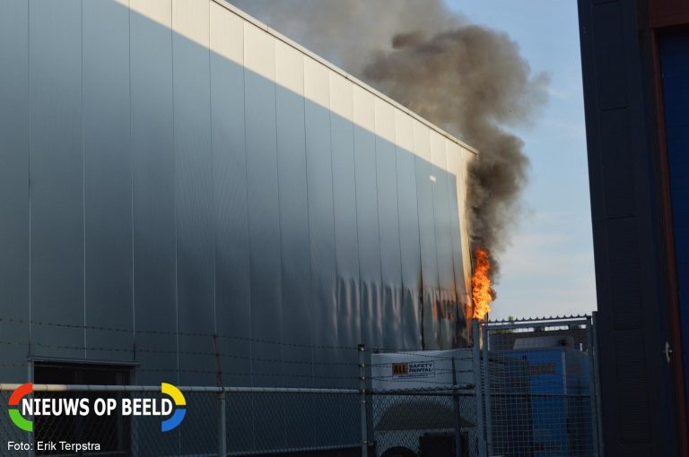 Zeer grote brand bij bedrijfsverzamelgebouw Christiaan Huygensweg Hellevoetsluis