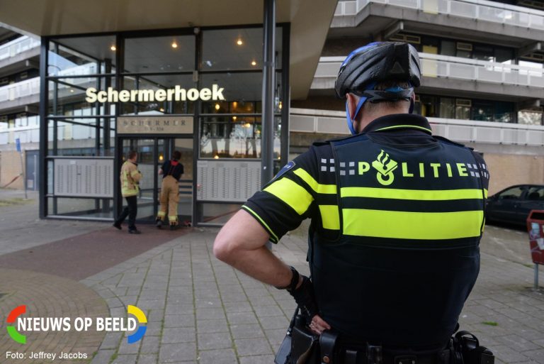 Brandweer rukt uit voor brand in flatwoning Schermerhoek Capelle aan den IJssel