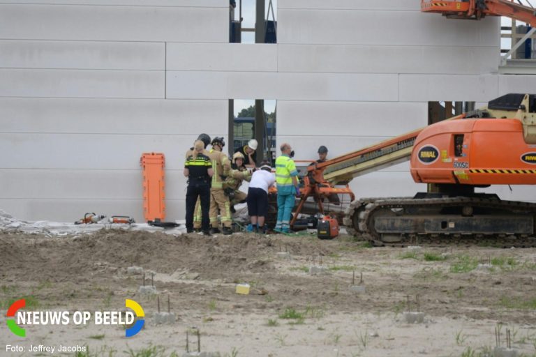 Bouwvakker in hoogwerker bedolven onder betonplaat Andries Copierhof Rotterdam