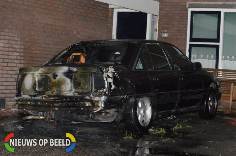 Auto en schuur in brand na brandstichting Astertuin Zoetermeer