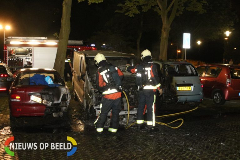 Tweede autobrand in uur tijd Koolmeesstraat Leiderdorp