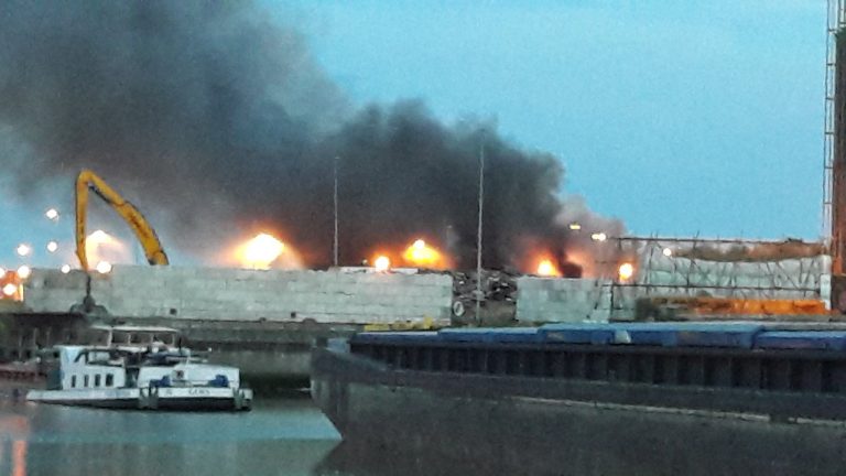 Zeer grote brand van Gansewinkel Ophemertstraat Rotterdam GRIP 1