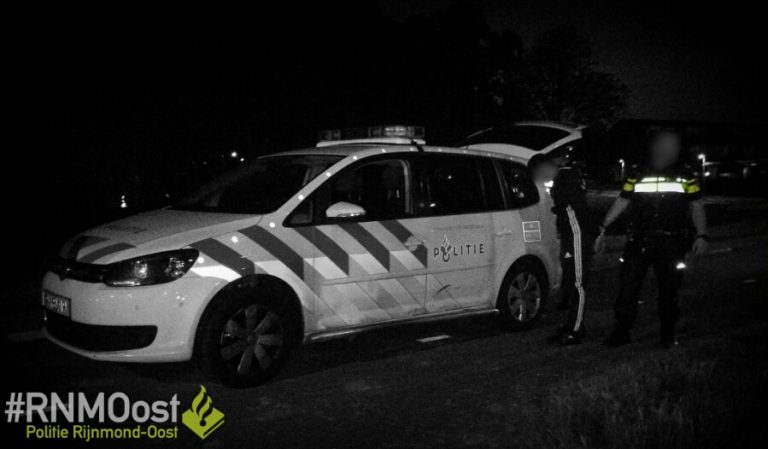 Drie verdachten aangehouden voor straatroof met mes Capelsebrug Rotterdam