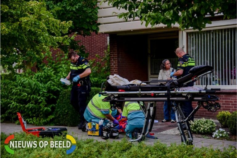 Persoon gewond na val van balkon Waalstraat Poortugaal