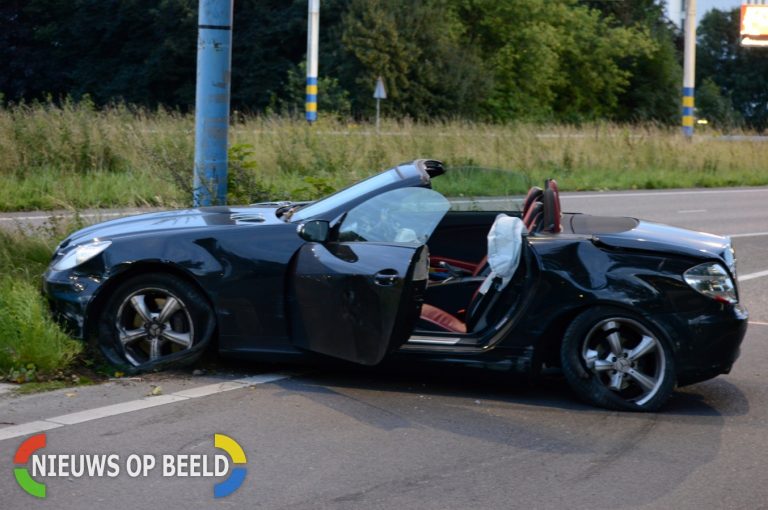Auto vliegt uit de bocht, bestuurder aangehouden Amerikaweg Zoetermeer